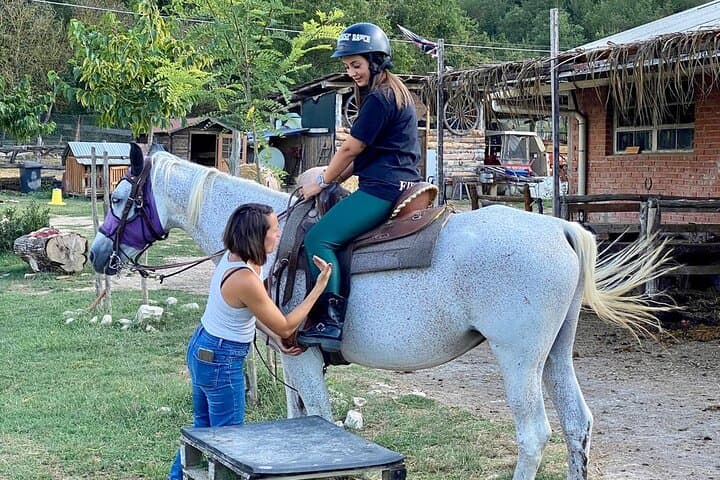 Tuscany Horseback Riding and Wine Tasting: Ride Through Chianti Vineyards