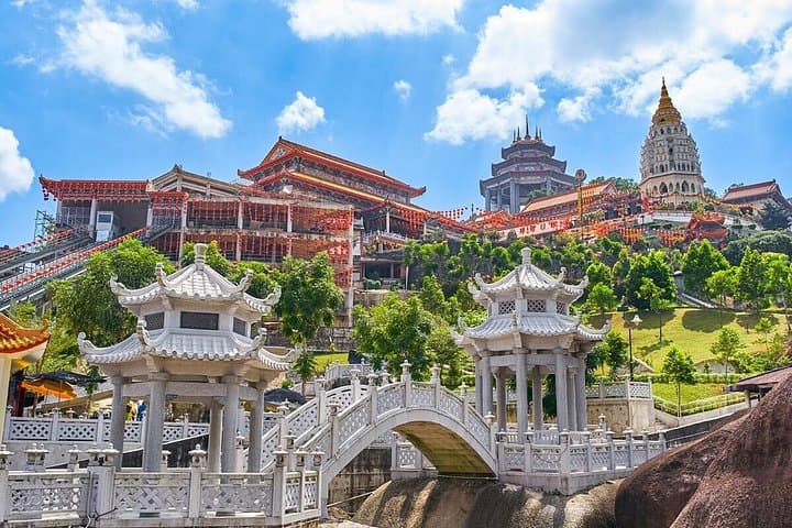Penang Private Half-Day: Khoo Kongsi, Kek Lok Si & George Town Highlights photo 2