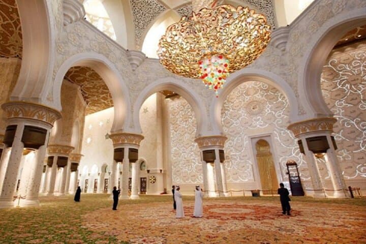Abu Dhabi Full-Day Private City Tour: Grand Mosque, BAPS Temple & Corniche photo 3