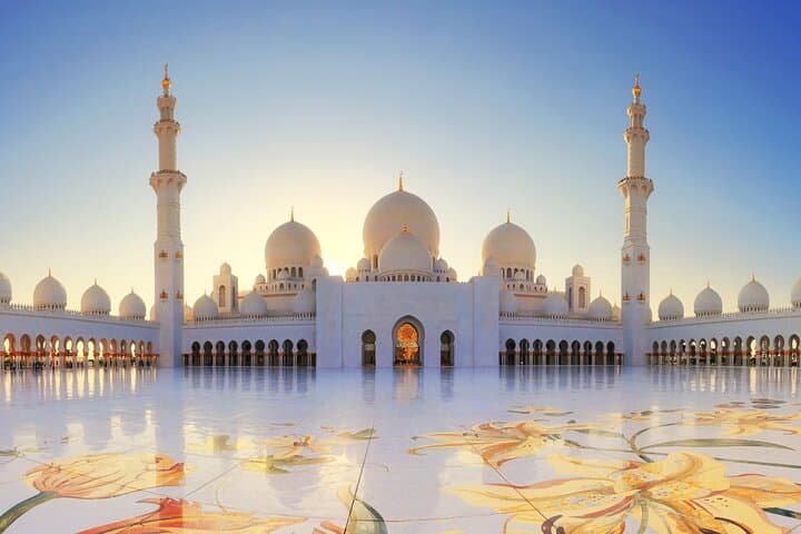 Abu Dhabi Full-Day Private City Tour: Grand Mosque, BAPS Temple & Corniche photo 4
