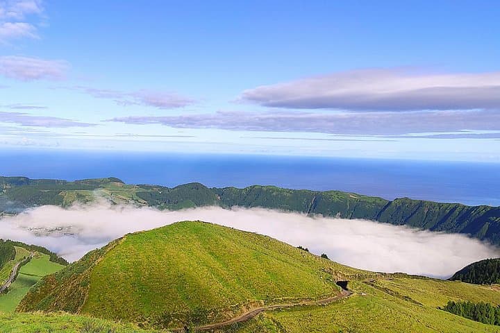 2-Day São Miguel Island Tour — Sete Cidades & Furnas Caldera Experience photo 4