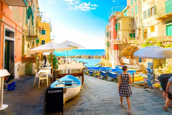 Florence to Cinque Terre Private Day Trip — Flexible Itinerary & Village Stops photo 3
