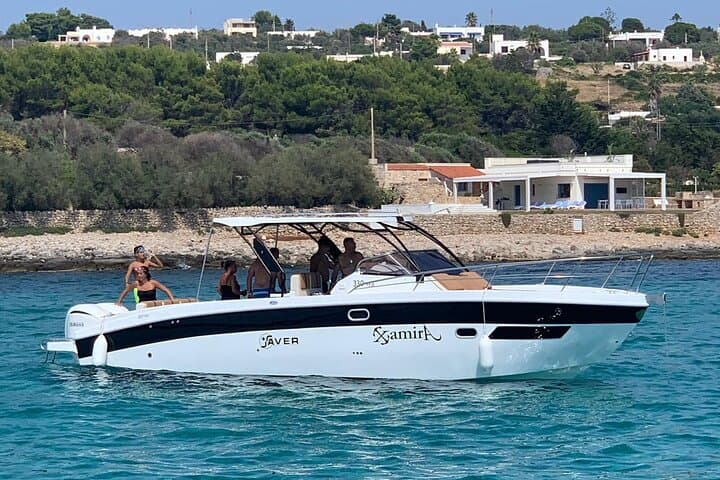Luxury cave cruise in Santa Maria di Leuca aboard Xamira