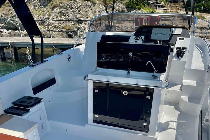 Luxury cave cruise in Santa Maria di Leuca aboard Xamira photo 5