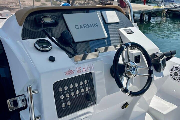 Luxury cave cruise in Santa Maria di Leuca aboard Xamira photo 6