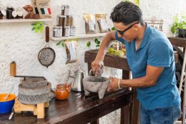 Del Grano al Café — Cancún Coffee Roasting, Grinding & Brewing Workshop photo 6