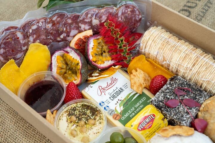 Sydney Botanic Gardens Foraging Walk & Native Picnic: A Guided Urban Food Tour photo 4