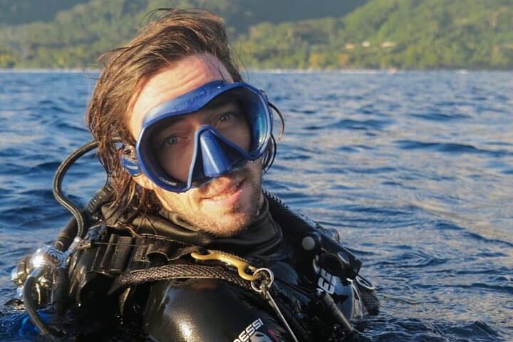 Teahupo'o Jurassic Tour: Private Boat, Diving & Snorkel Day Trip on Tahiti Peninsula photo 4