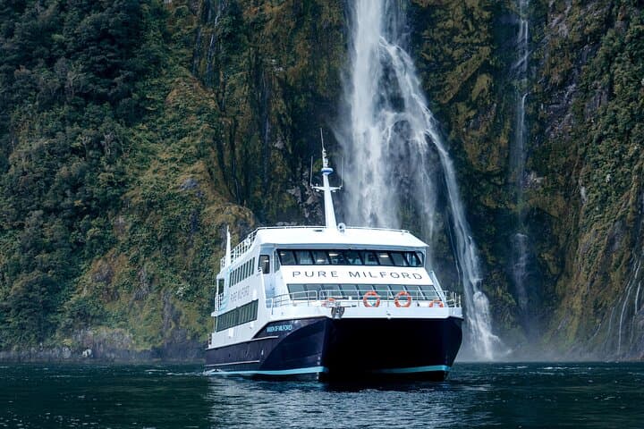 Milford Sound Premium Catamaran Cruise to Stirling Falls and Mitre Peak photo 3