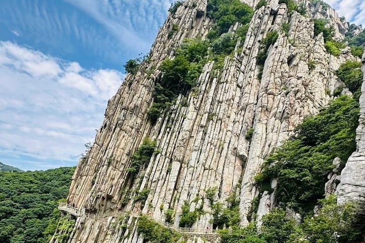 Zhengzhou to Shaolin Temple: Private Day Tour with Live Kung Fu Show photo 4