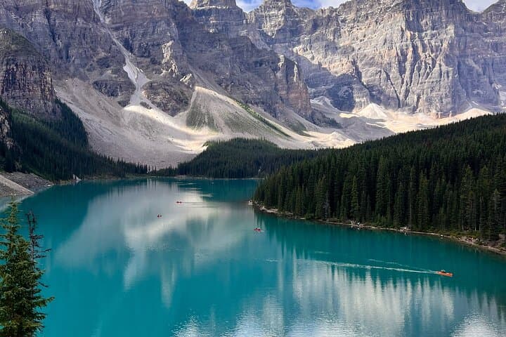 Iconic Lakes and Johnston Canyon Day Tour — Lake Louise, Moraine & Emerald photo 3