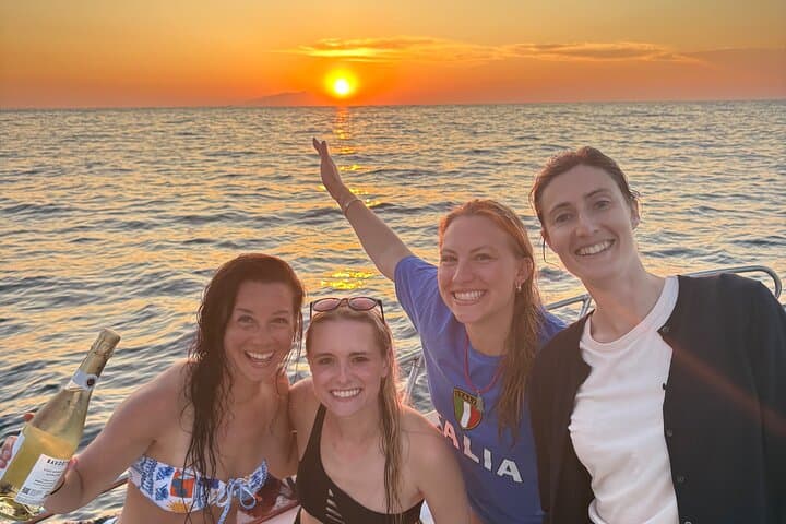 Sorrento Sunset Boat Cruise with Prosecco, Limoncello & Swim Stop