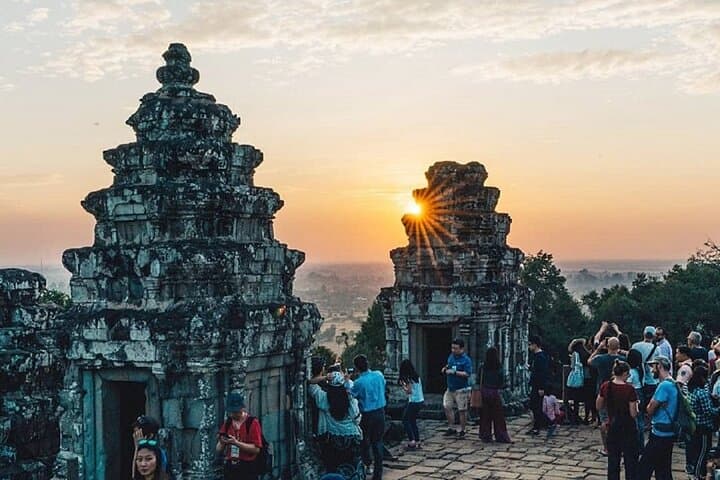 Private Angkor Wat Full-Day Tour with Sunrise or Sunset from Siem Reap