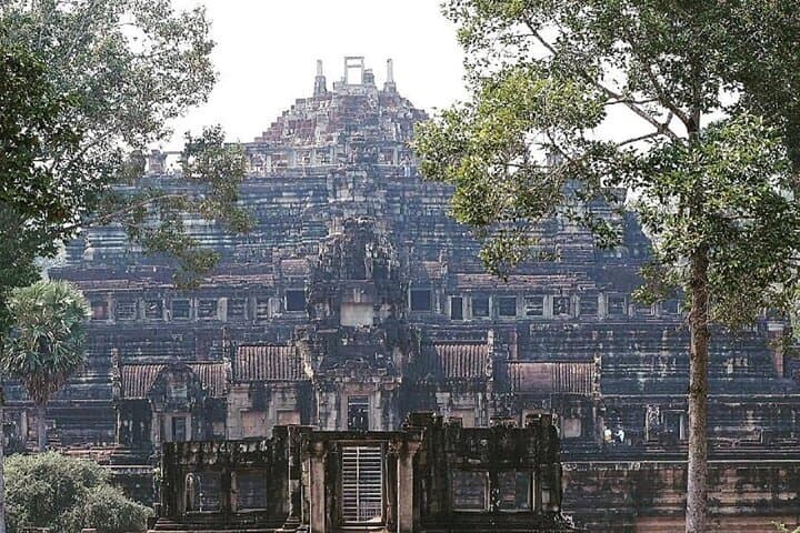 Private Angkor Wat Full-Day Tour with Sunrise or Sunset from Siem Reap photo 6