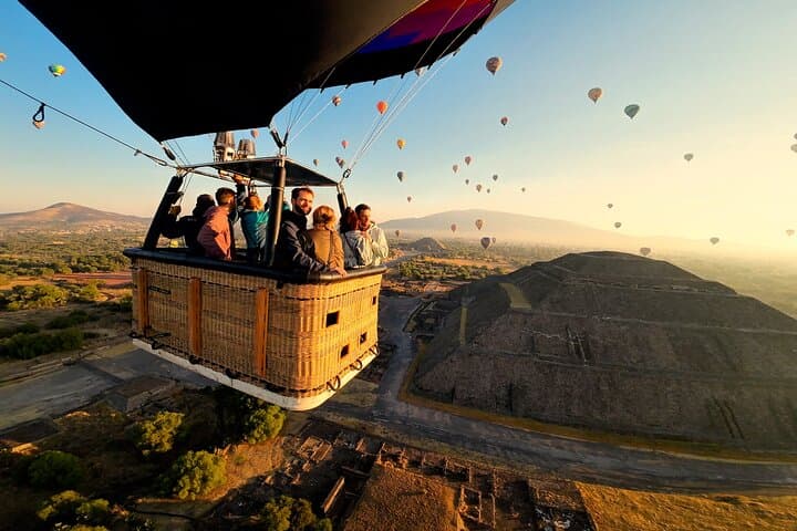 Sunrise Hot Air Balloon Over Teotihuacan: Flight, Cave Breakfast & Ruins photo 6
