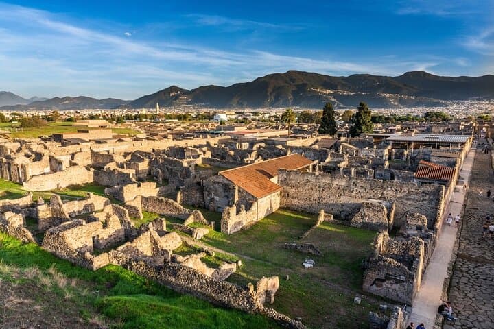 Private Pompeii and Vesuvius Day Trip from Naples — Hike Vesuvius and Walk the Streets of Pompeii photo 2