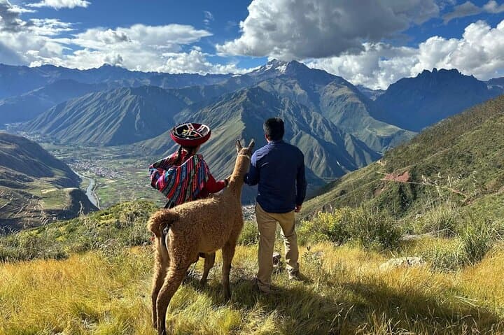 Walk with Alpacas in Peru's Sacred Valley: Half-Day Cultural Hike from Cusco photo 4