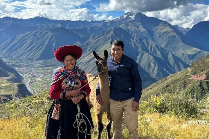 Walk with Alpacas in Peru's Sacred Valley: Half-Day Cultural Hike from Cusco photo 5