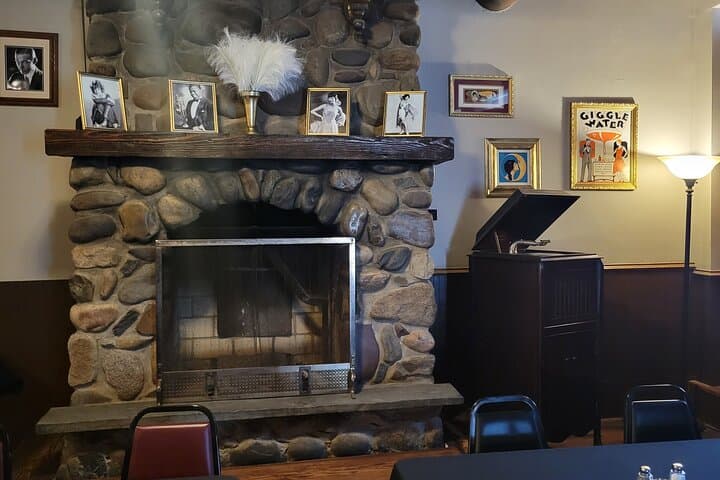 Vito's Vault Chicago Dinner Theatre Speakeasy Experience photo 3