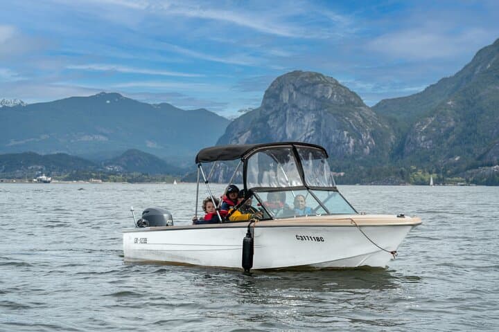 Howe Sound 4-Hour 17ft Fiberglass Boat Rental in Squamish photo 1