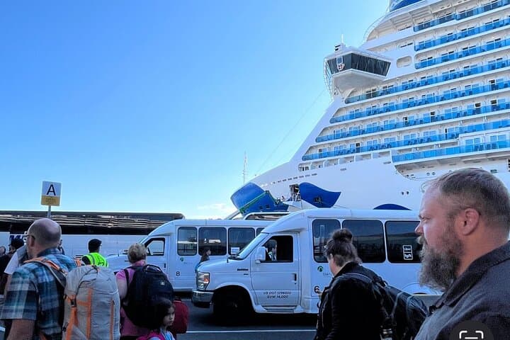 Pier 91 to SeaTac Airport Transfer — One-Way Shuttle from Seattle Cruise Terminals photo 1