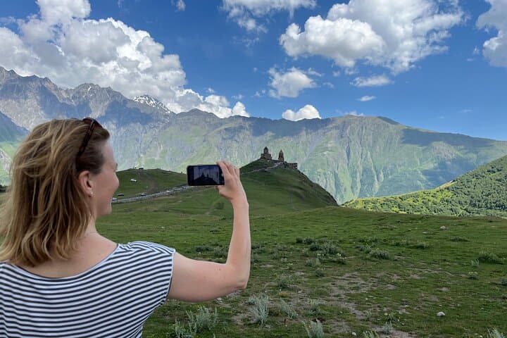 3-Day Georgia Private Tour: Tbilisi, Kakheti Wine & Kazbegi Mountains
