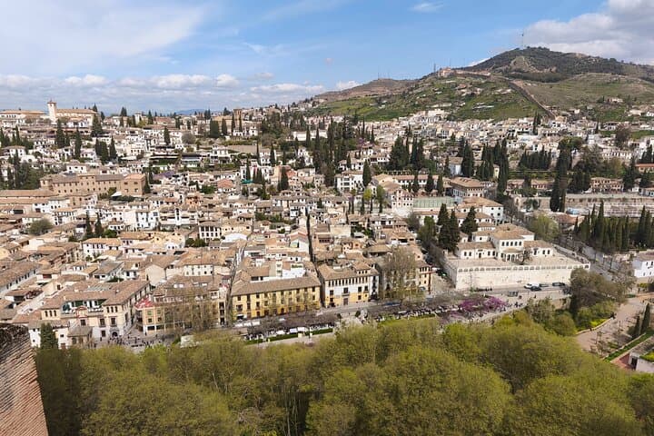 Granada Walking Tour: Albaicín, Sacromonte & City Center Highlights