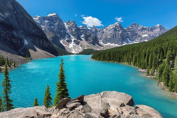 Golden Hour at Lake Louise and Moraine Lake: Sunset Photo Tour from Banff photo 3