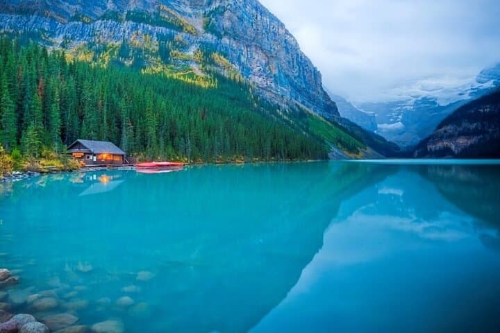 Golden Hour at Lake Louise and Moraine Lake: Sunset Photo Tour from Banff photo 4