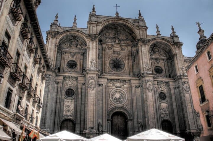Granada Walking Tour: Albaicín, Sacromonte & City Center Highlights photo 2