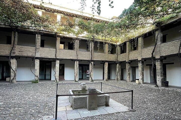 Granada Walking Tour: Albaicín, Sacromonte & City Center Highlights photo 4