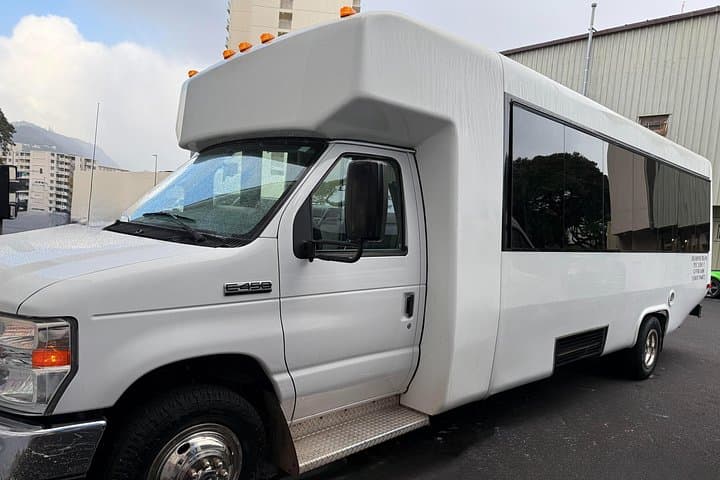 Oahu Private VIP Group Transportation: Luxury Door-to-Door Island Transfers photo 3