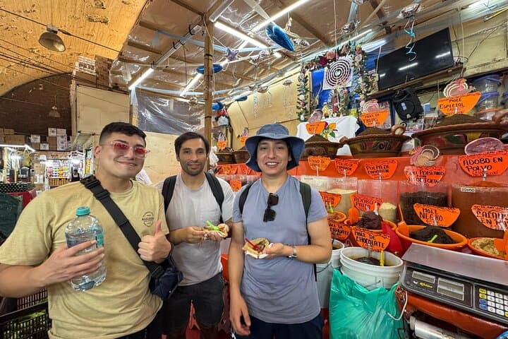 Mexico City La Merced Market Food Tour: Tamales, Mole & Pineapple Agua