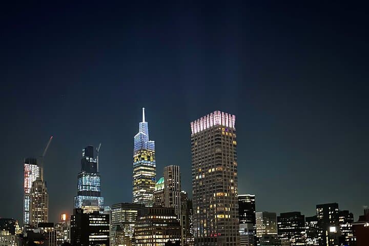 Full-Day Women's Retreat in NYC: SoHo Strolls, One World Views & Waterfront Dinner