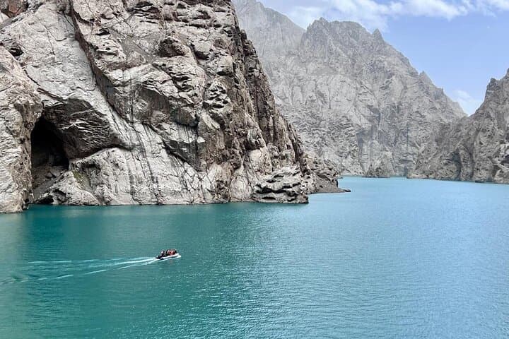 Kel-Suu and Song-Kul: 5-Day Kyrgyz High-Alpine Adventure photo 4