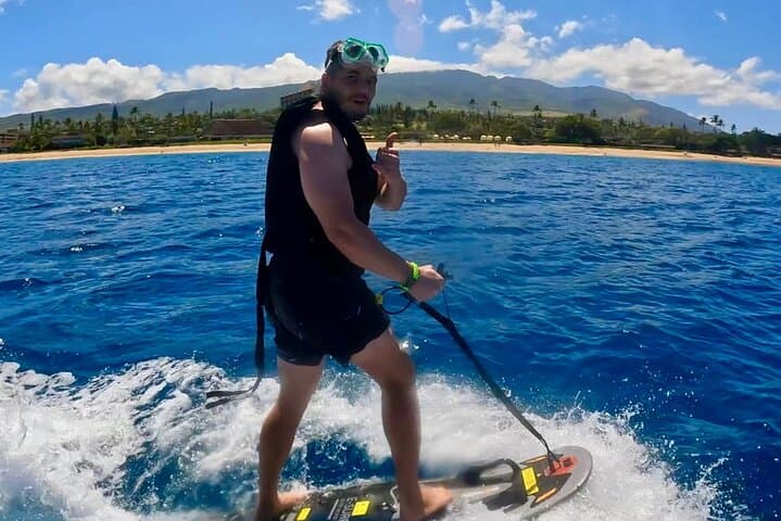 Electric Surfboards at Kahekili Beach: 90-Minute Maui E-Surf Tour photo 2