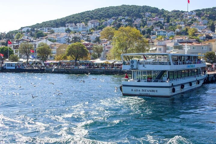 Princes Islands Boat Tour from Istanbul with Lunch at Sea