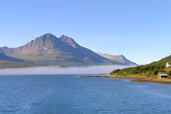 Midnight Sun Hike to Bentsjordtinden: Summit the Malangen Peninsula
