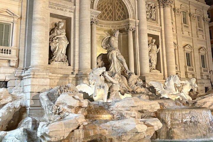 Private Night Golf Cart Tour in Rome: Illuminated Monuments & Trastevere After Dark photo 3