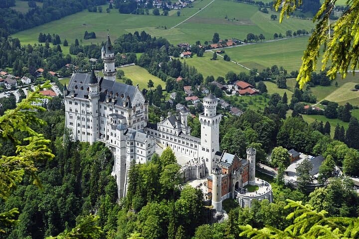 Full-Day from Munich: Neuschwanstein Castle, Linderhof Palace & Oberammergau photo 5