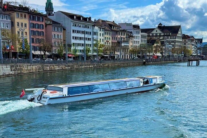 Ultimate Zurich Adventure: Walking Tour, Lake Cruise & Cable Car photo 6