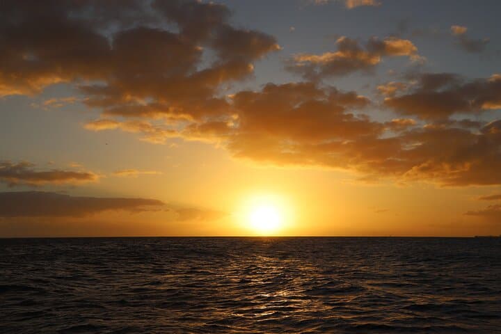Mauna Kea Sunset Cruise from Kawaihae: Kohala Coastline Evening Cruise Aboard Olohana photo 3