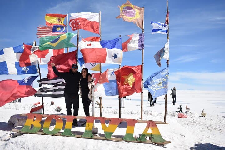 La Paz to Salar de Uyuni: 3-Day Salt Flat Adventure with Train Cemetery & Colchani