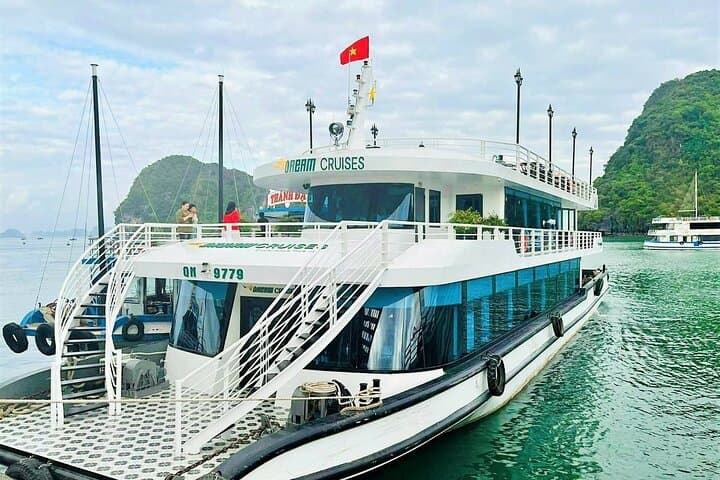 Ha Long Bay Day Cruise: Kayaking, Titop Island & Sun-deck Jacuzzi photo 2