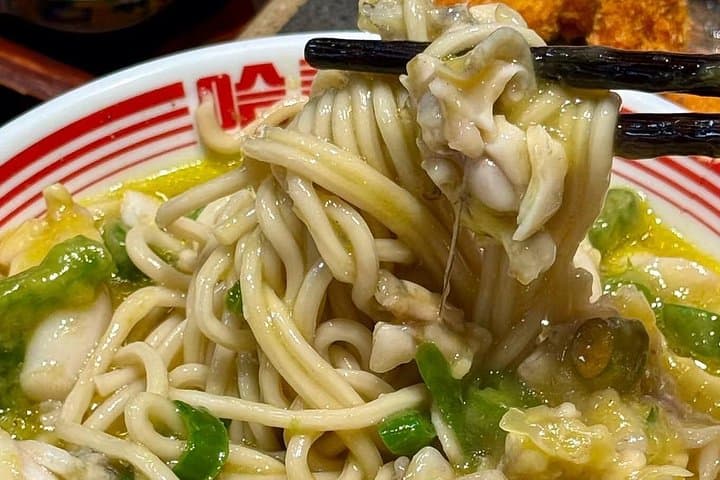 Shanghai Foodie Tour: Street Eats and Jade Buddha Temple Experience photo 5