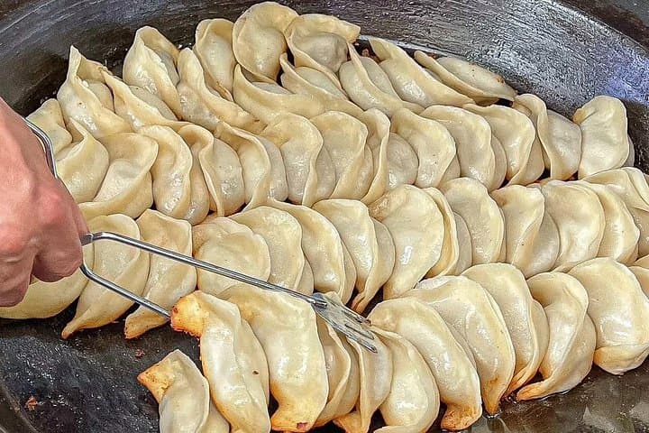 Shanghai Foodie Tour: Street Eats and Jade Buddha Temple Experience photo 6