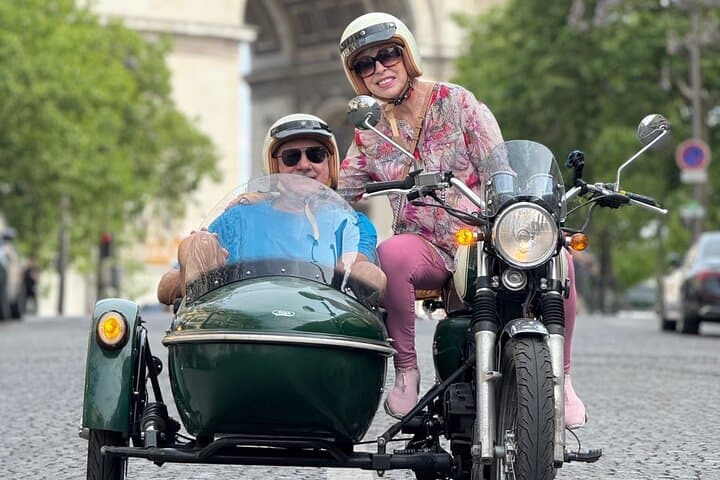 Vintage Sidecar Tour of Paris — 1.5‑Hour Hotel Pickup Experience photo 2