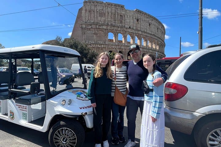 Rome in a Golf Cart: 4-Hour Private Historic City Tour