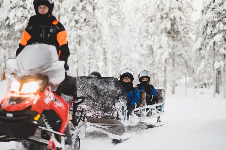 Easy Snowmobile Safari in Levi: 1-Hour Family-Friendly Ride Through Lapland photo 2