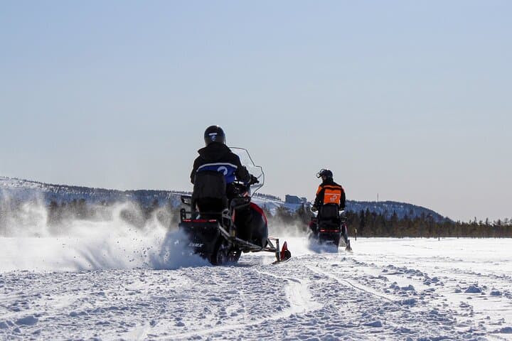 Easy Snowmobile Safari in Levi: 1-Hour Family-Friendly Ride Through Lapland photo 4